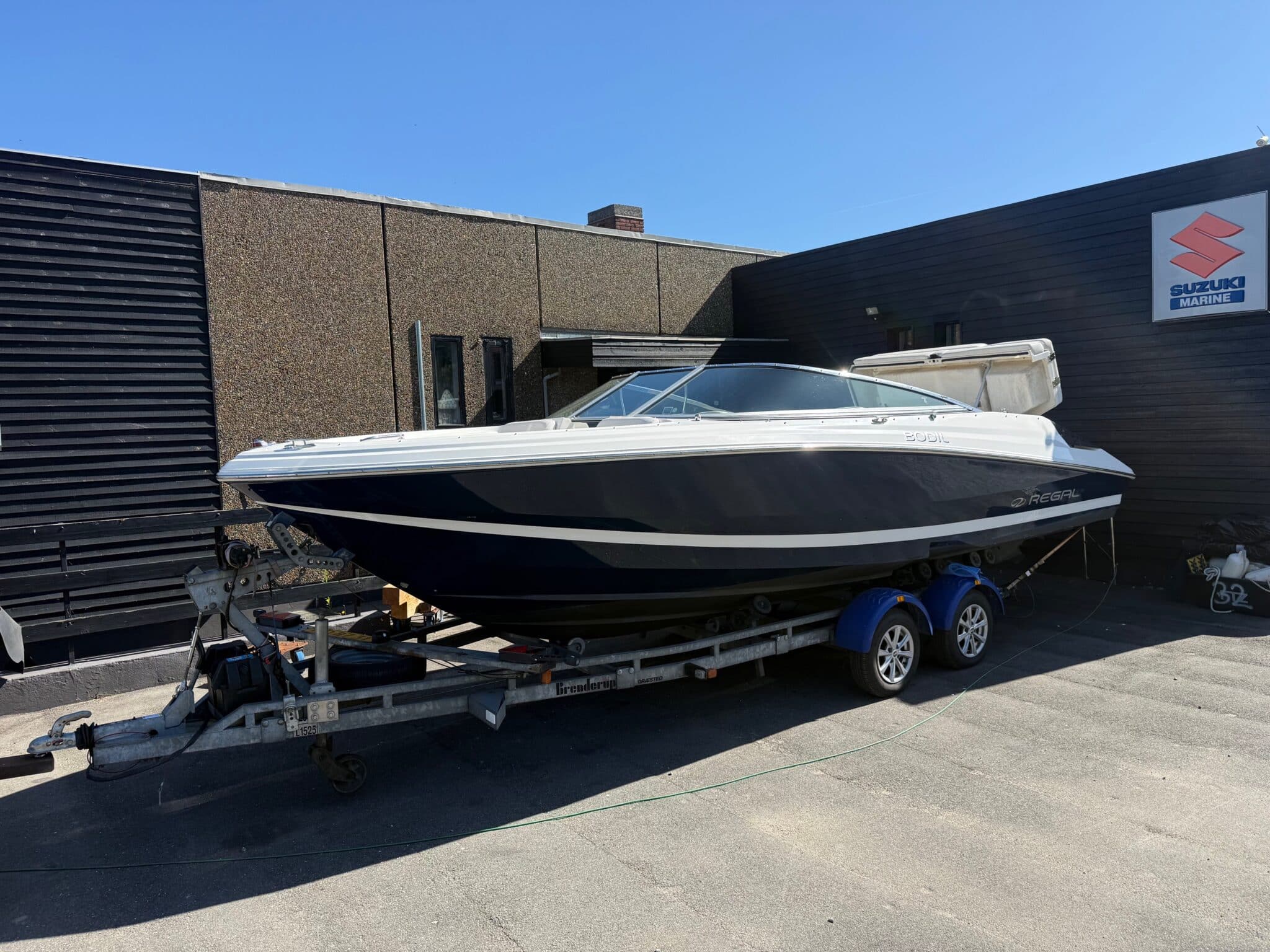 Regal 2200 Bowrider